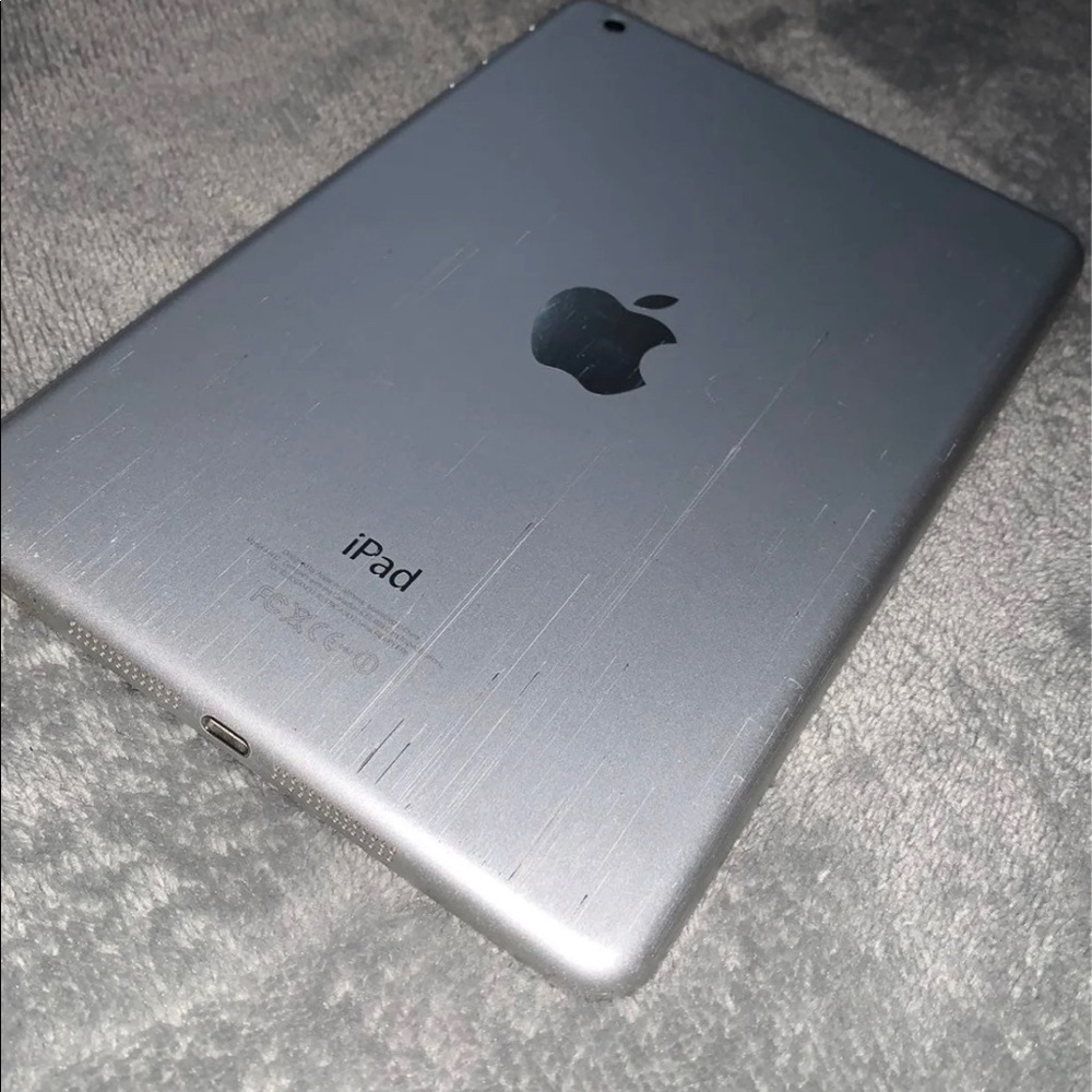 iPad Mini 1st Generation - Picture 3 of 12